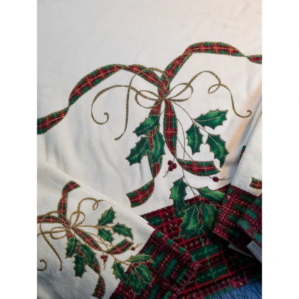 Lenox Holiday Nouveau 4-Piece Towel Set 1 Bath Towel & 3 Hand Towels Holly Plaid